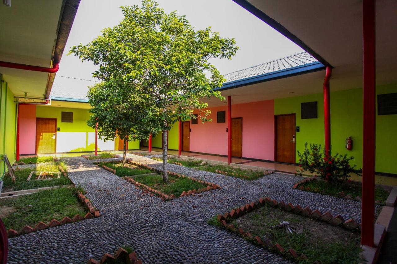 Oyo 89478 Lkh Motel Kota Kinabalu Bagian luar foto